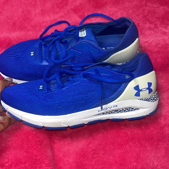 SETON HALL UNIVERSITY SHOES - Picture 3 of 6